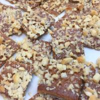 Only Easy: Toffee Macnut Graham Crackers